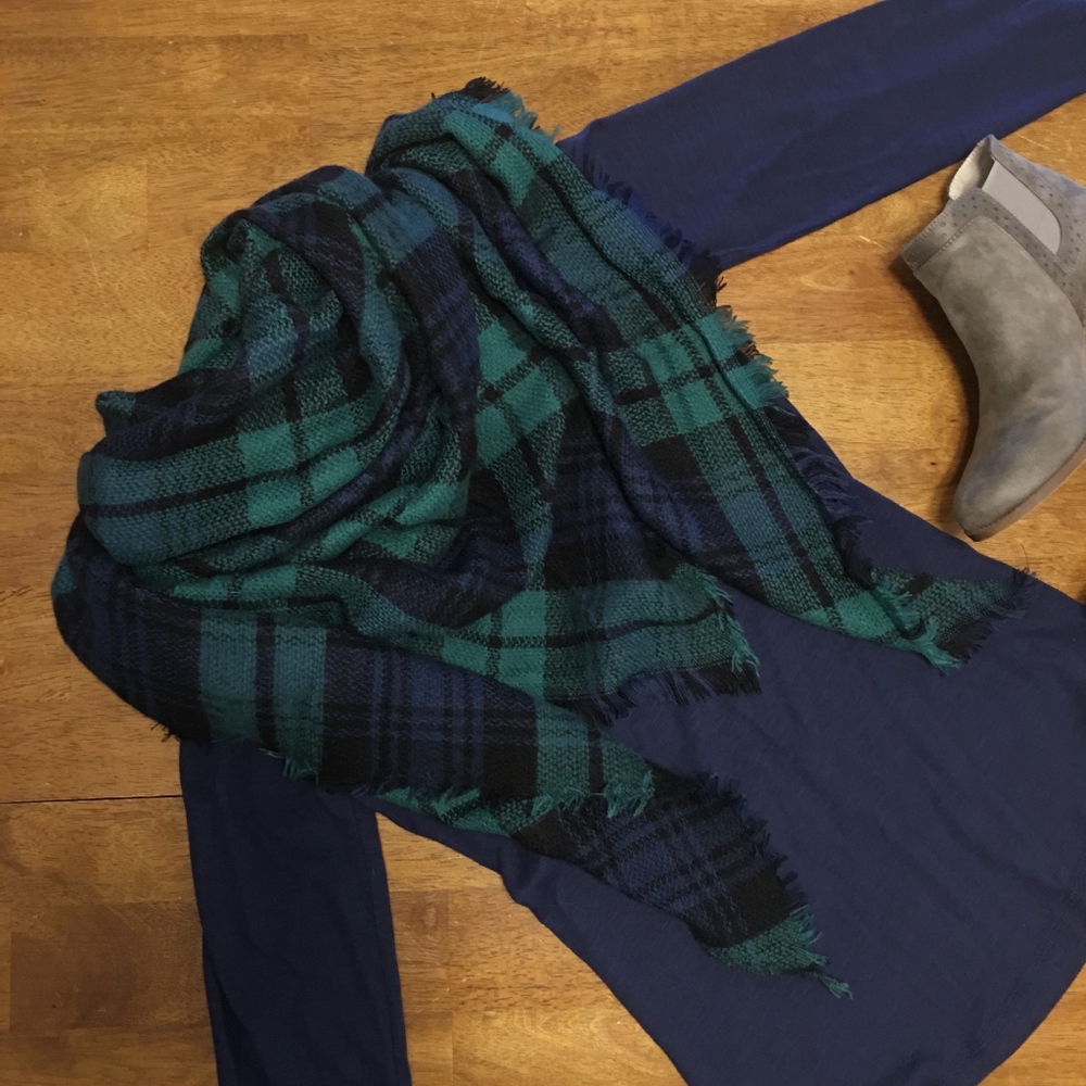 NWT Plaid Blanket Scarf Wrap - Picture 4 of 4